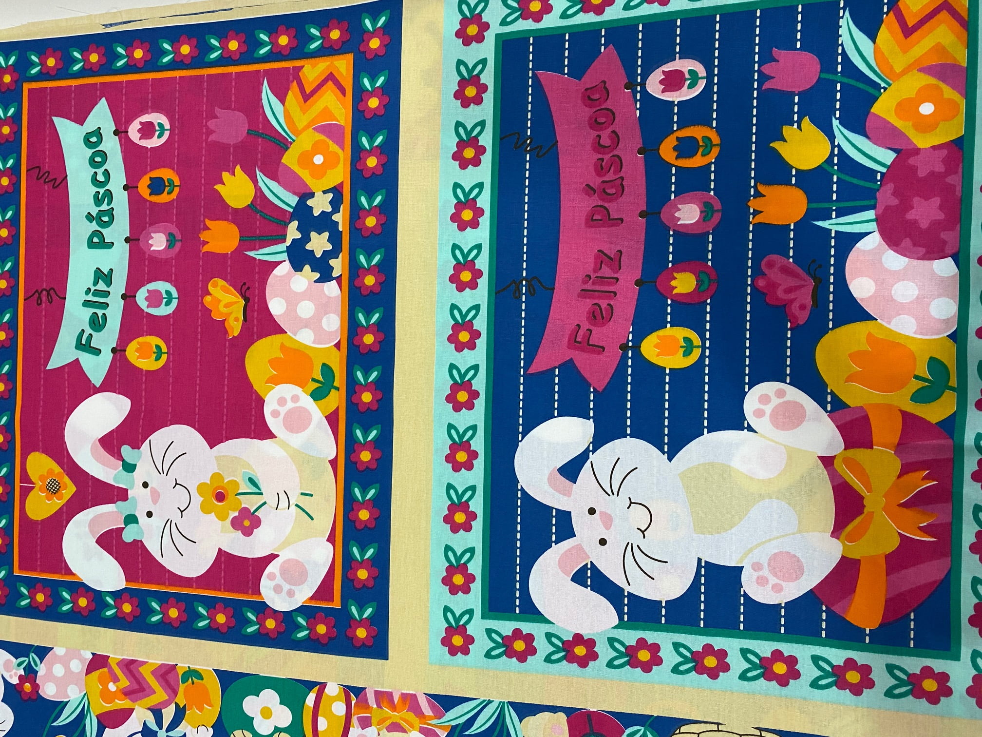 Tricoline estampado americano coelhos e ovos