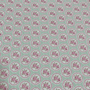 Tricoline estampado floral delicado fundo azul claro 
